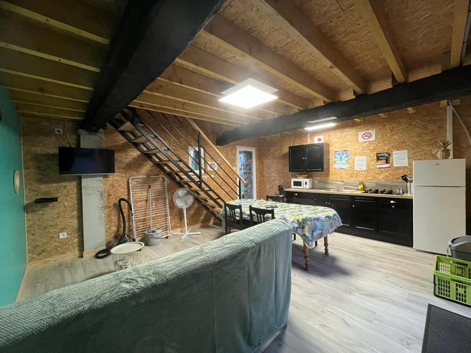 Gite "La Renaudaie" - Piscine Juvigny Les Vallees エクステリア 写真